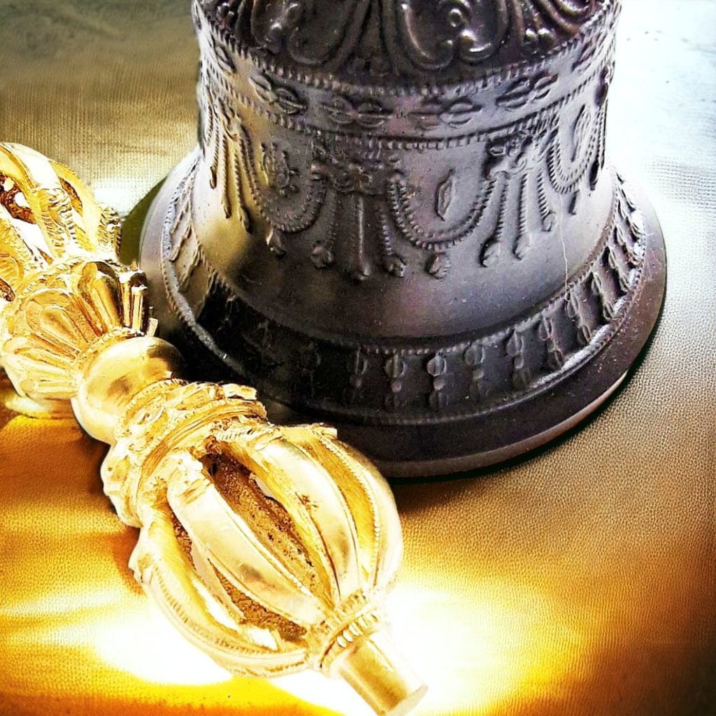 Cloche à main en métal de style tibétain -  France