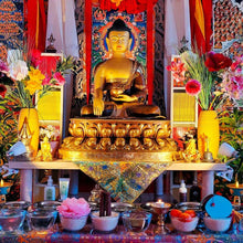 Charger l&#39;image dans la galerie, Au profit d&#39;une famille Tibétaine au TIBET nappes Nappes Brocart du Tibet | Autel Bouddhiste