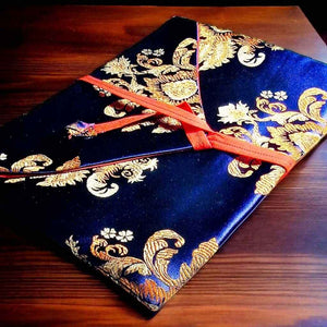 Au profit d'une famille Tibétaine au TIBET POCHETTES Bleu / Moyen | 2 à 3 Livres Protections Soie du Tibet | Les Livres du Dharma sont Précieux | TIBET