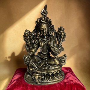 Statue bouddhiste tibétaine en bronze, déesse assise sur lotus, art sacré de l'Himalaya