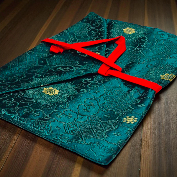 Protections Soie du Tibet | Les Livres du Dharma sont Précieux